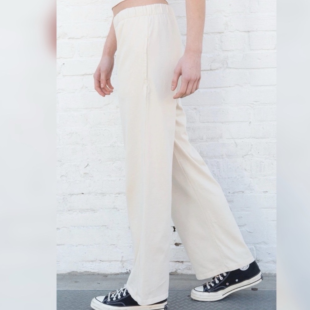 Brandy Melville Anastasia sweatpants